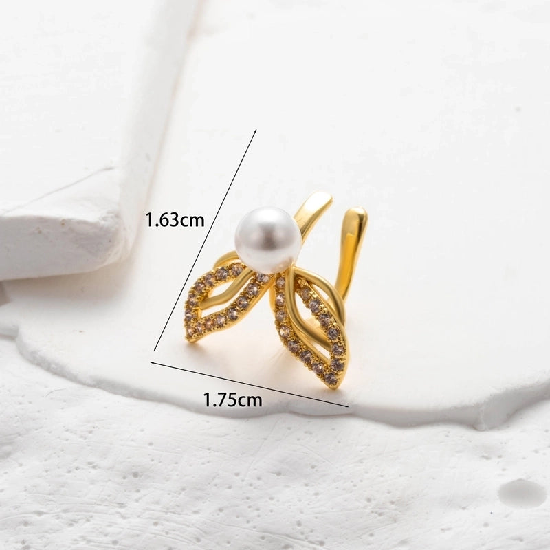 1 Piece Ear Cartilage Rings & Studs Minimalist Classic Style Heart Shape Pearl Flower Copper Inlay Zircon Ear Cartilage Rings & Studs