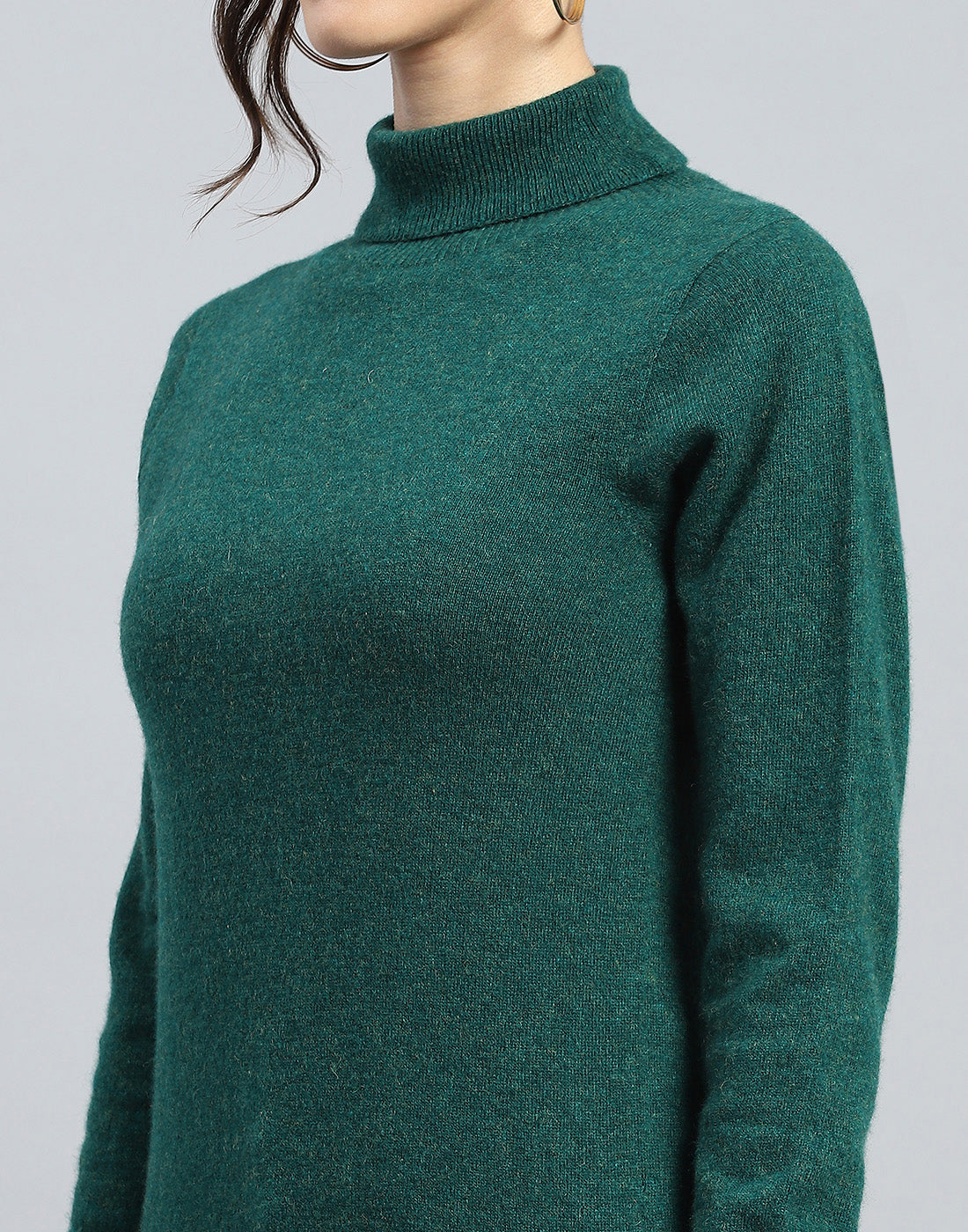 Women Green Solid Turtle Neck Full Sleeve Winter Top