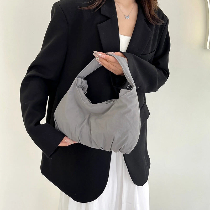 Women's Medium Cotton Solid Color Basic Classic Style Sewing Thread Dumpling Shape Magnetic Buckle Handbag