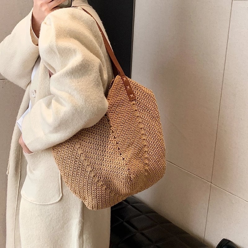 Women's Straw Solid Color Preppy Style Classic Style Streetwear Weave Dumpling Shape Zipper Shoulder Bag Underarm Bag Straw Bag