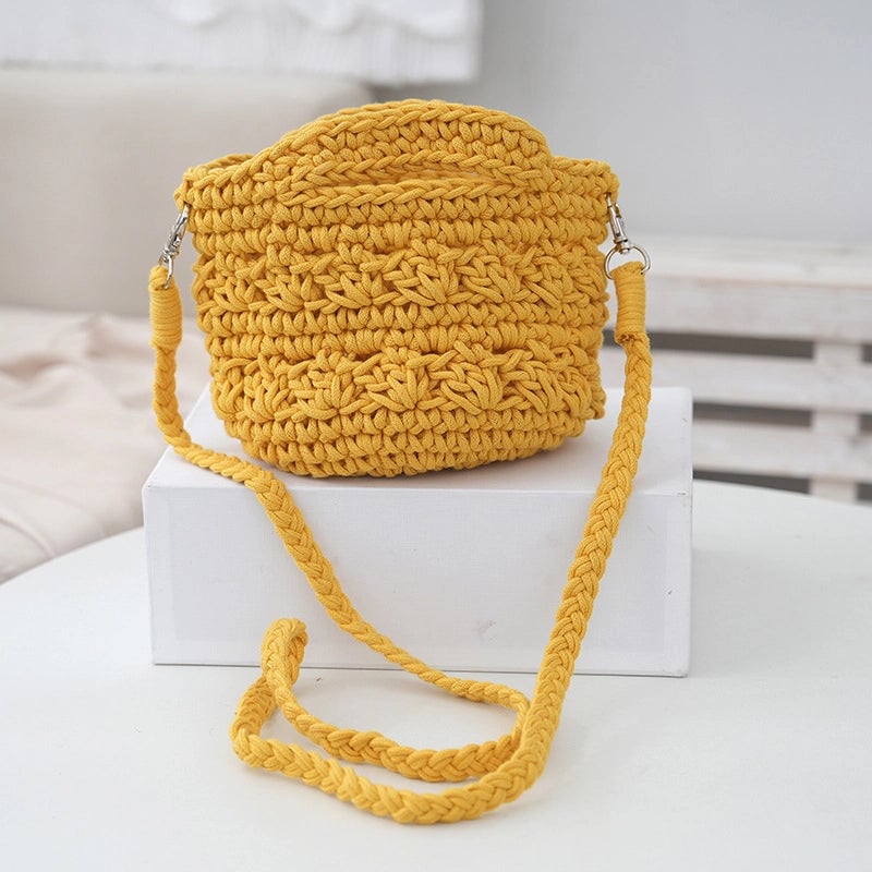 Women's Small Cotton Rope Solid Color Vacation Classic Style Weave Bucket Open Straw Bag