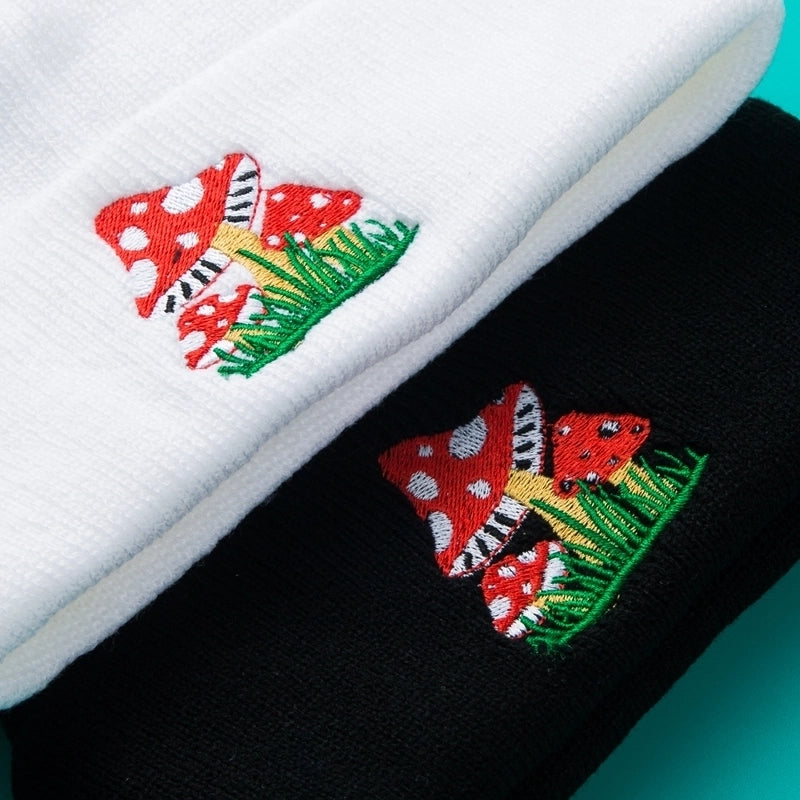Unisex Minimalist Mushroom Embroidery Eaveless Wool Cap