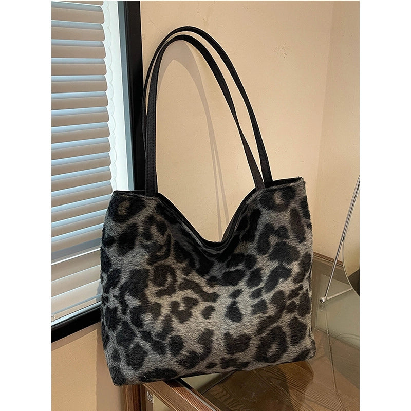 Women's Pu Leather Leopard Vintage Style Classic Style Square Magnetic Buckle Shoulder Bag