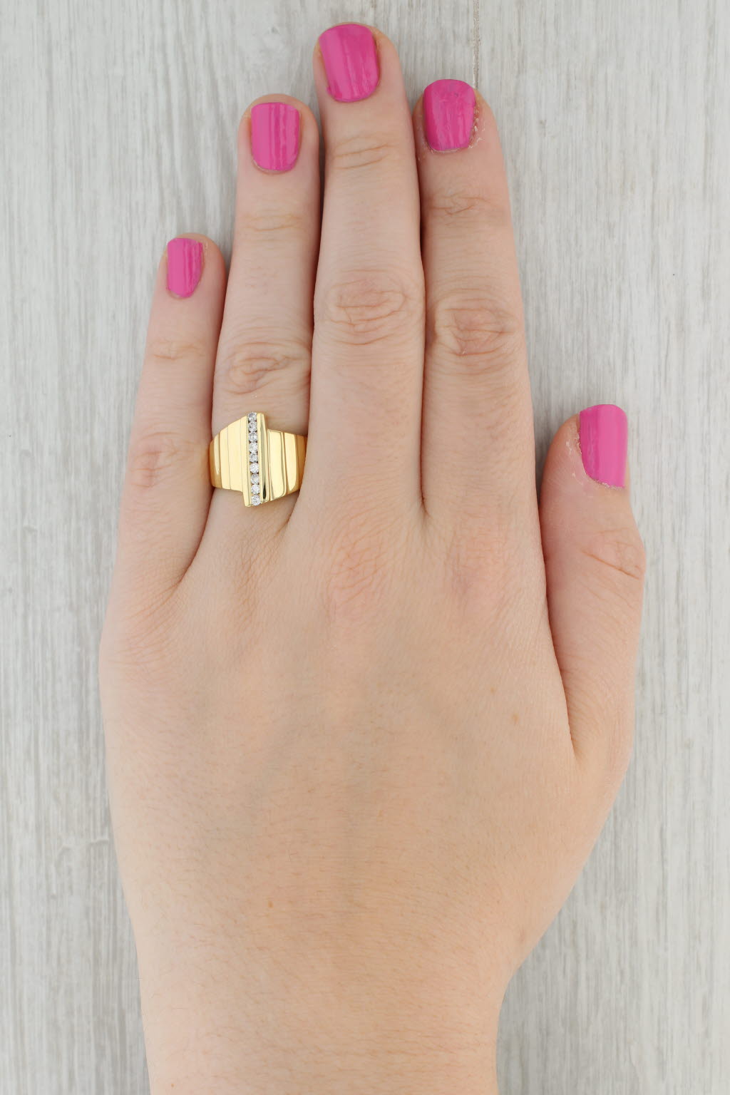 0.23ctw Diamond Beveled Ring 18k Yellow Gold Size 8