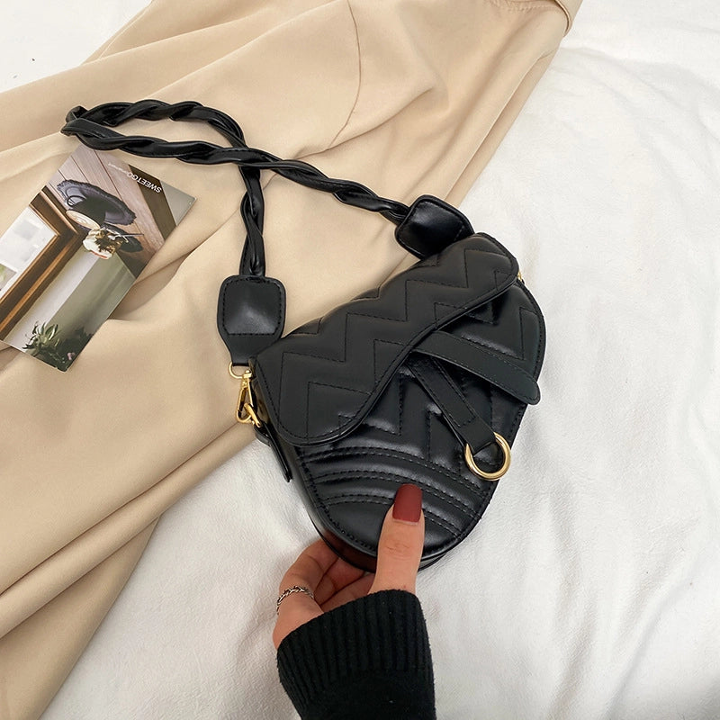 Popular New Trendy Diamond Texture Shoulder Crossbody Saddle Bag