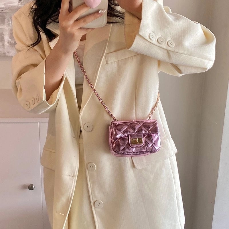 Women's Small Pu Leather Solid Color Lingge Basic Classic Style Sewing Thread Square Flip Cover Crossbody Bag