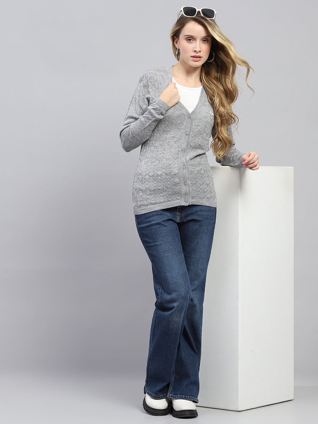 Women Grey Self Design V Neck Full Sleeve Cardigan