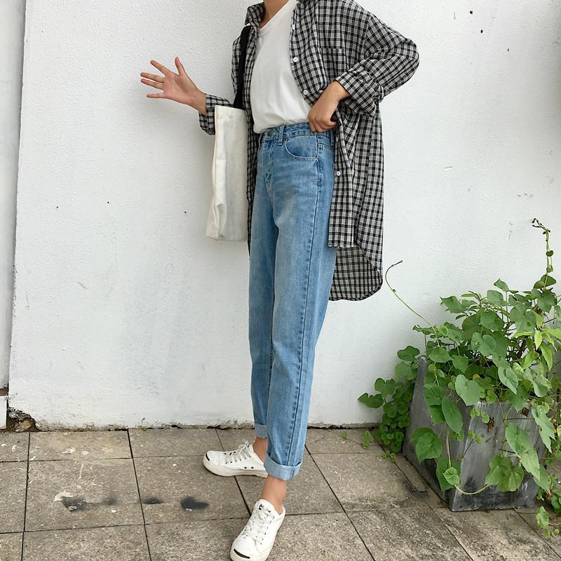 Classic High Waisted 90s Jeans