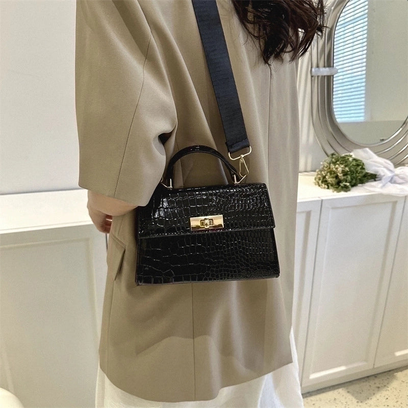 Women's Medium Spring&summer Pu Leather Fashion Handbag