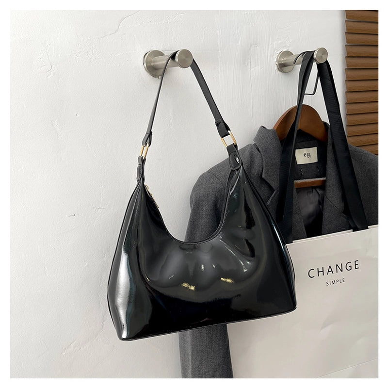Women's Small Pu Leather Solid Color Streetwear Pillow Shape Zipper Underarm Bag