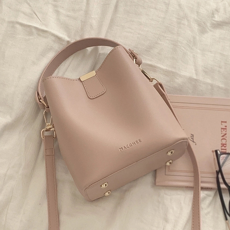 Women's Pu Leather Solid Color Elegant Magnetic Buckle Bucket Bag