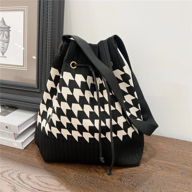 Women's Medium Knit Geometric Vintage Style Classic Style String Tote Bag