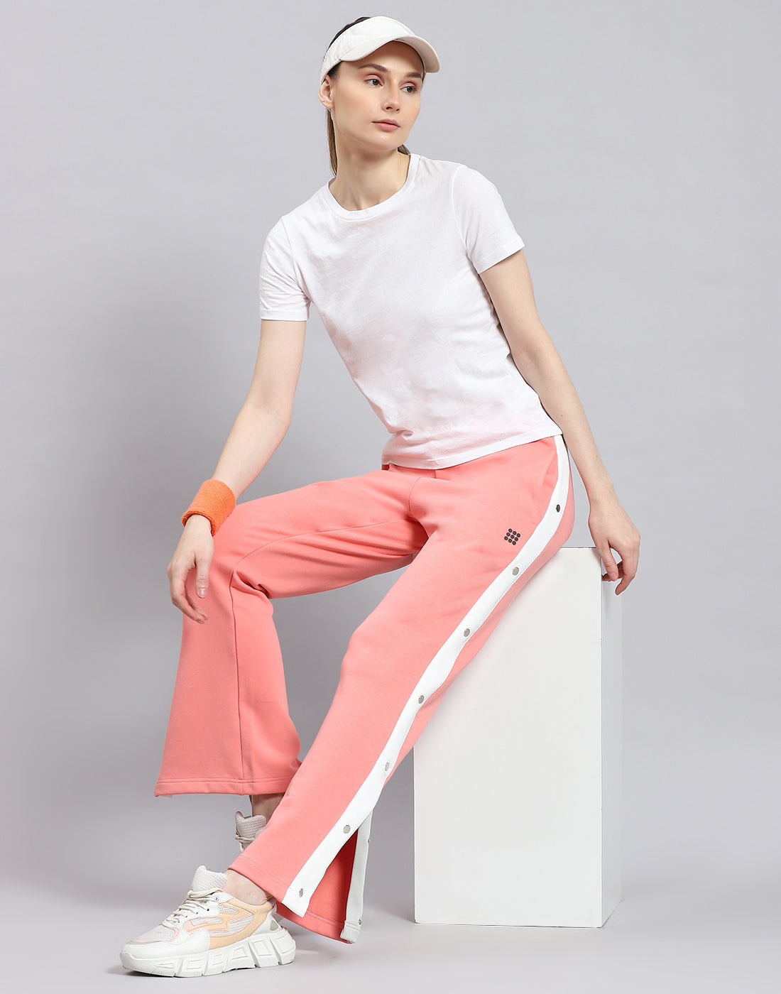 Women Pink Solid Regular Fit Lower