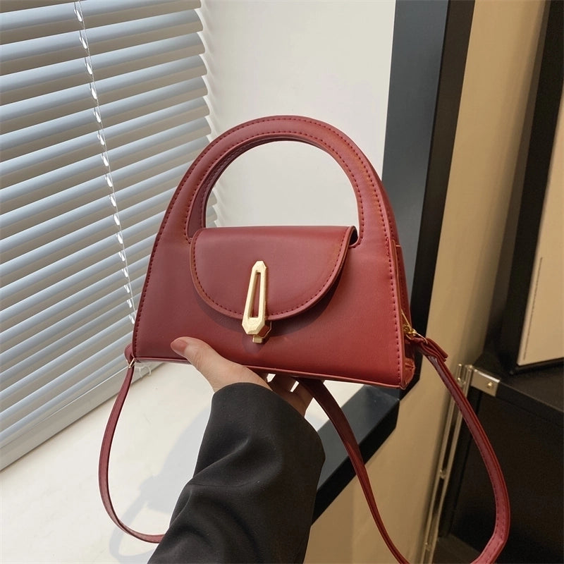 Women's Medium Pu Leather Solid Color Streetwear Square Lock Clasp Crossbody Bag