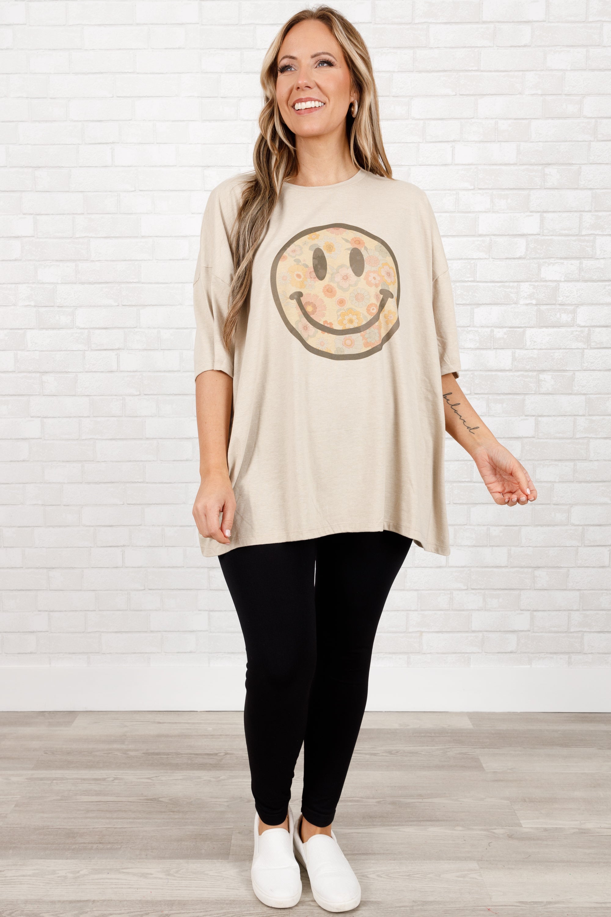 Flowers Make Me Smile Boyfriend Tee. Heather Beige