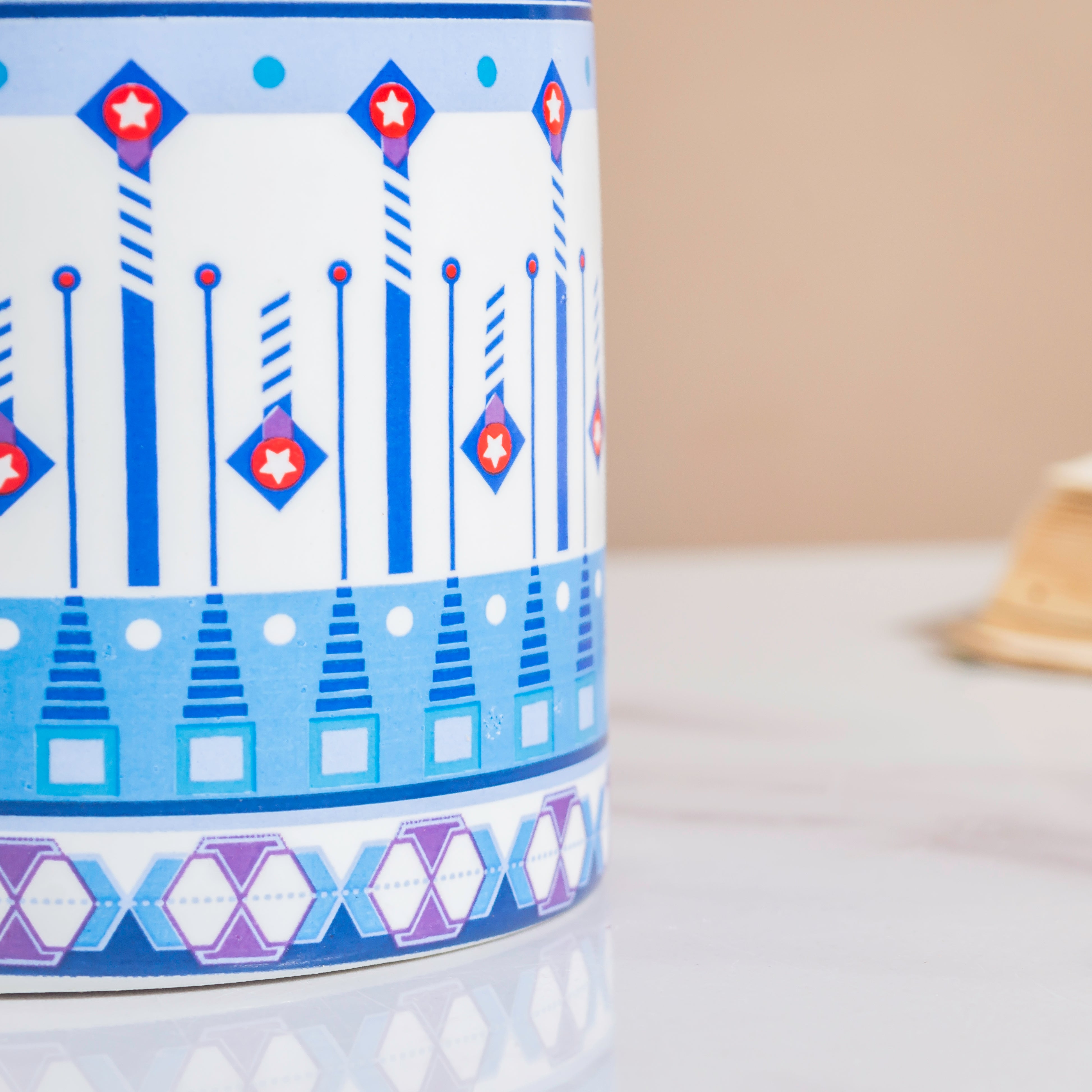 Noor Art Blue And White Planter And Wooden Coaster