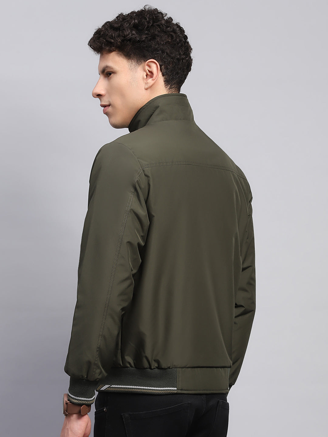 Men Olive Solid Collar Full Sleeve Jacket