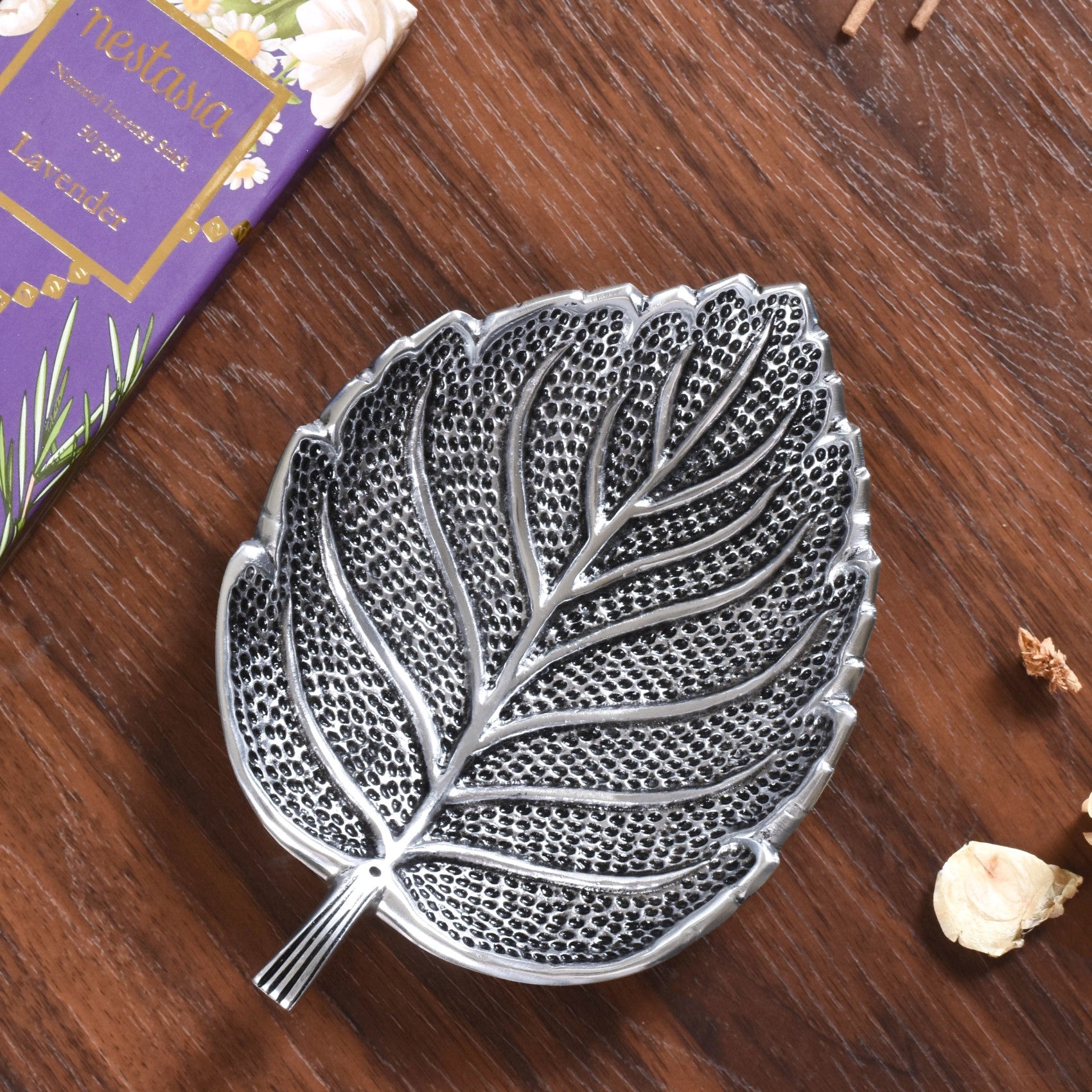 Leaf Incense Holder With Organic Lavender Incense Sticks
