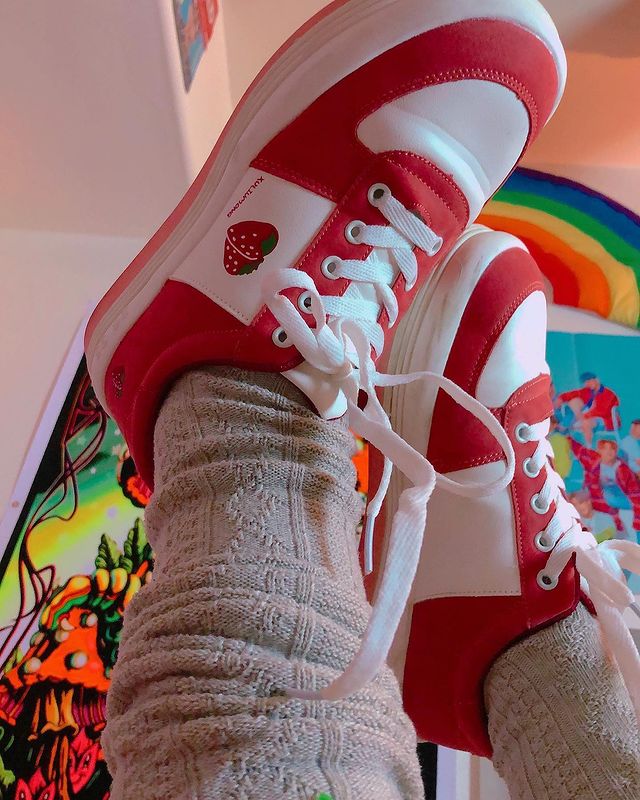 Strawberry casual shoes