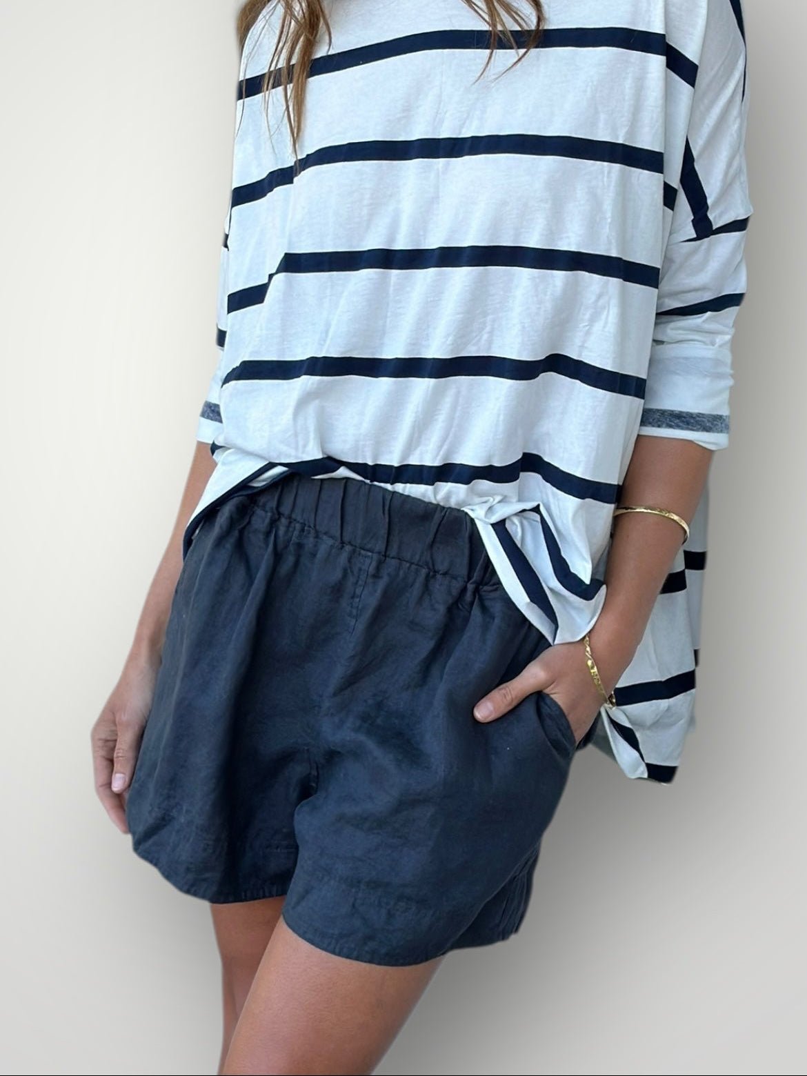 abbey short - charcoal linen