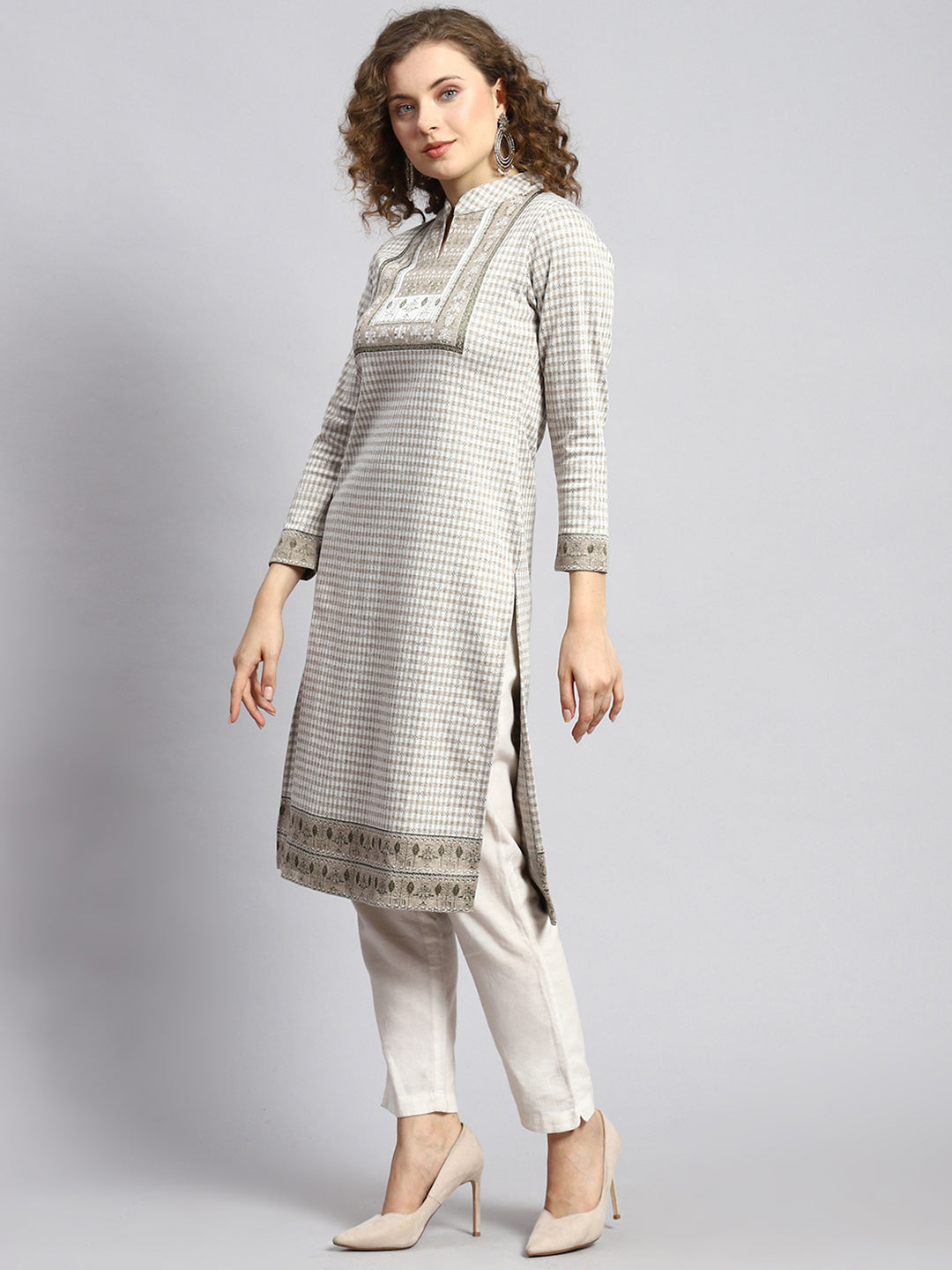 Women Off White Self Kurti