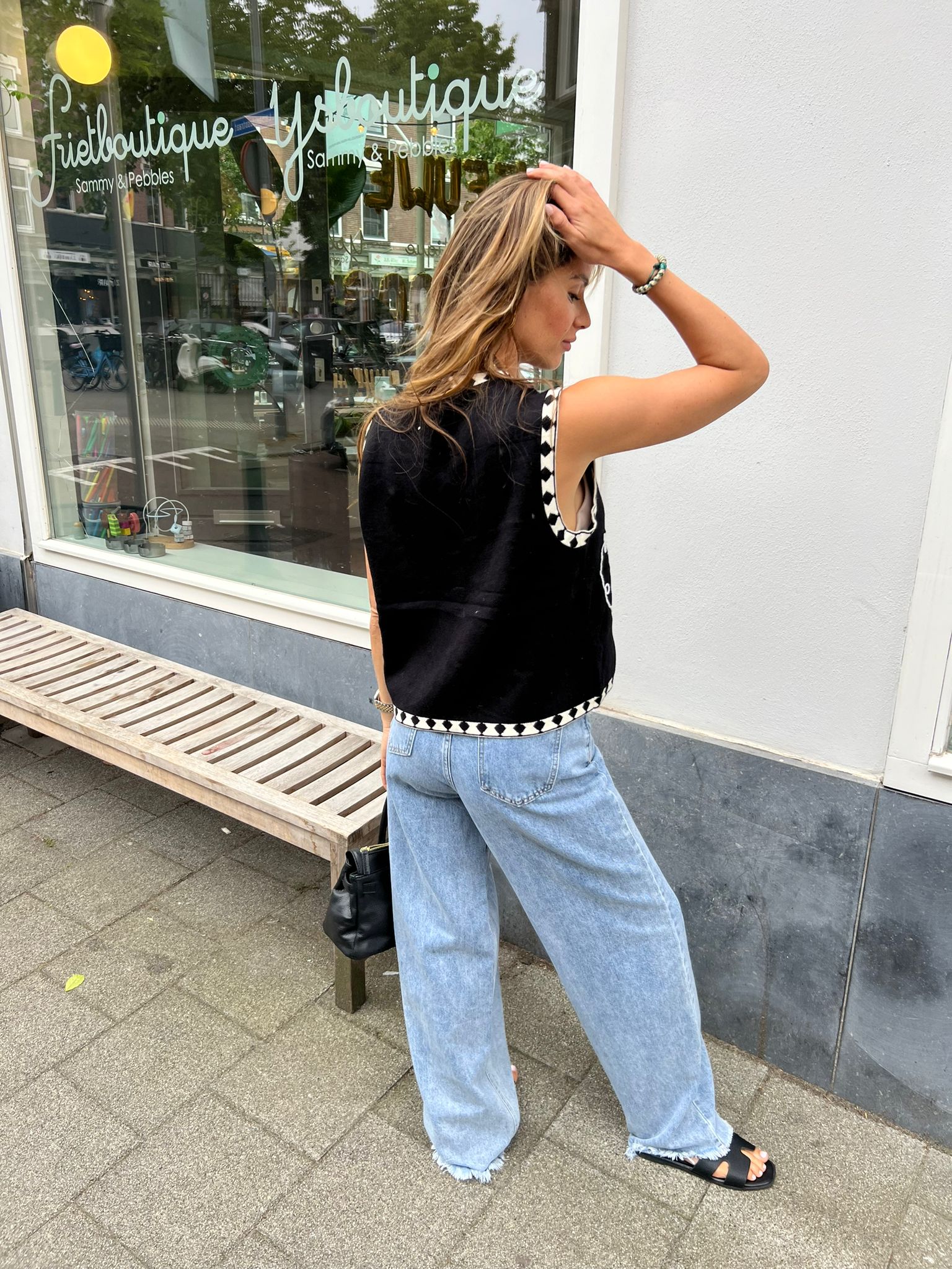Novi gilet Embroidery Black