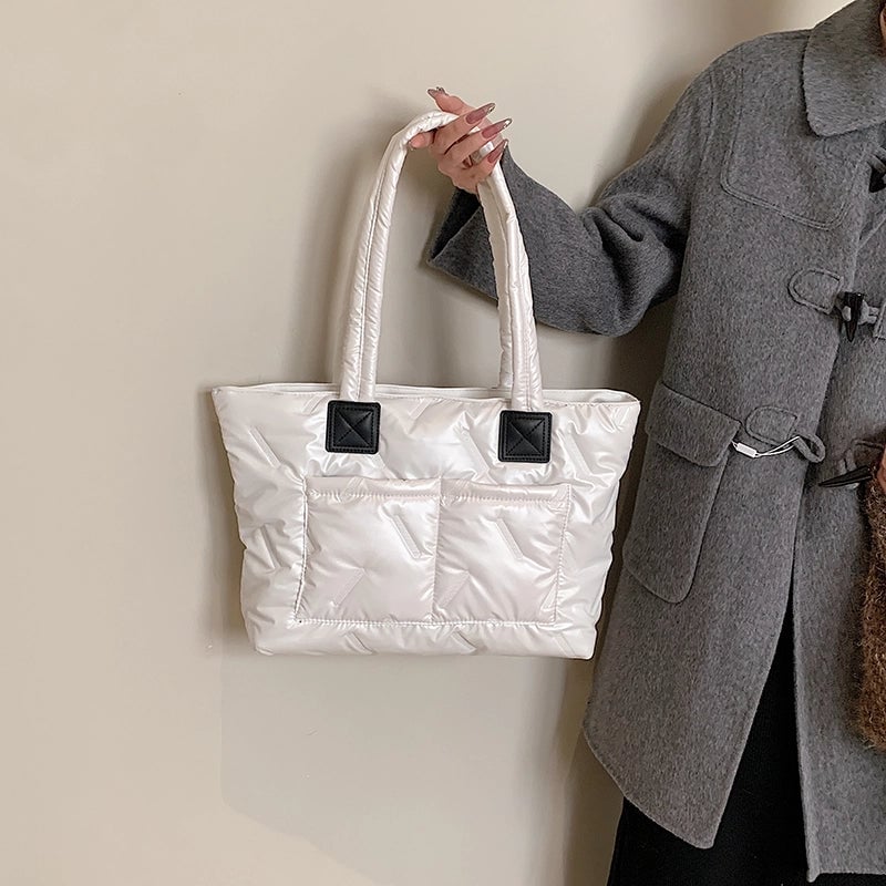 Women's Nylon Solid Color Vacation Streetwear Sewing Thread Square Zipper Tote Bag