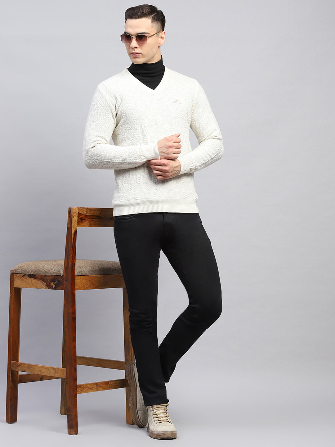 Men Off White Self Design V Neck Full Sleeve Pullover