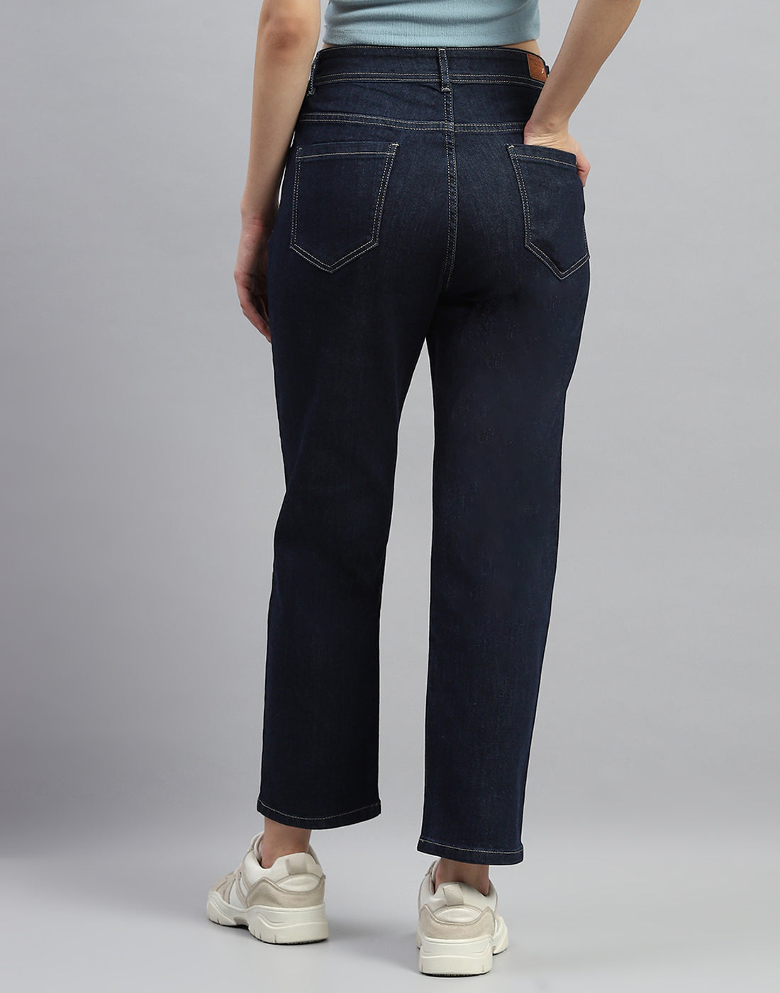 Women Dark Blue Solid Straight Fit Denim