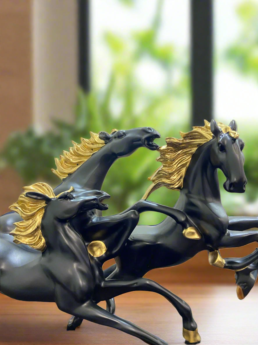 HORSE STATUE CENTERPIECE – DESKTOP DECOR FOR WINDOWSILL BOOKSHELF & BEDROOM