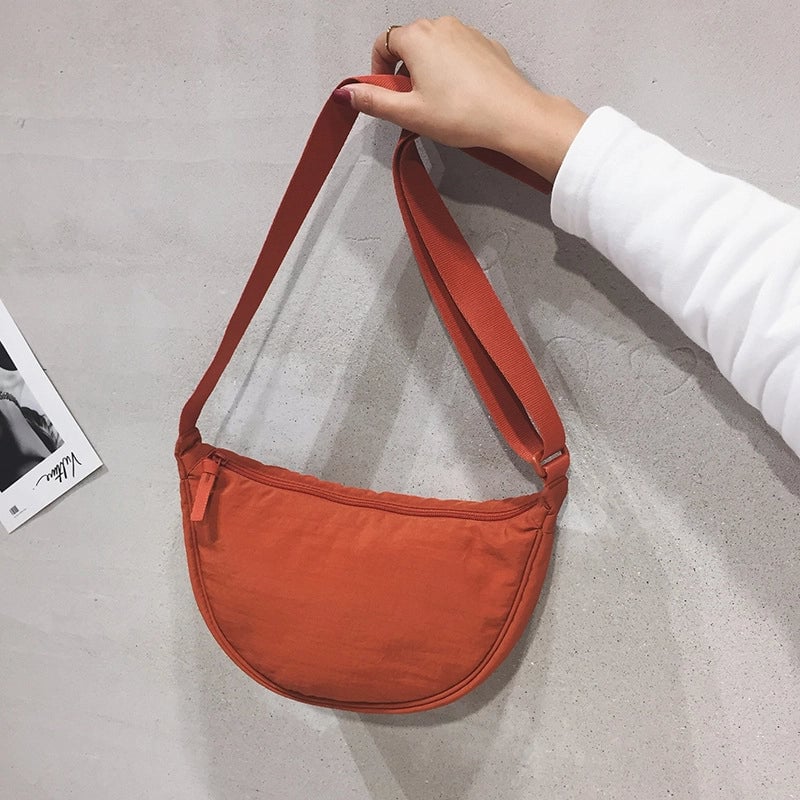 Women's Nylon Solid Color Streetwear Dumpling Shape Zipper Crossbody Bag