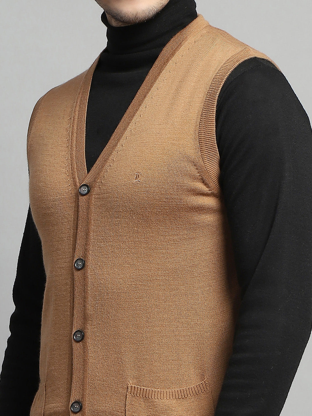 Men Beige Solid V Neck Sleeveless Cardigan