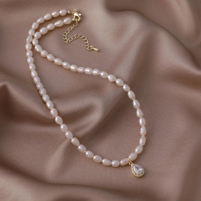 Alloy Freshwater Pearl Copper Fashion Solid Color Irregular Necklace