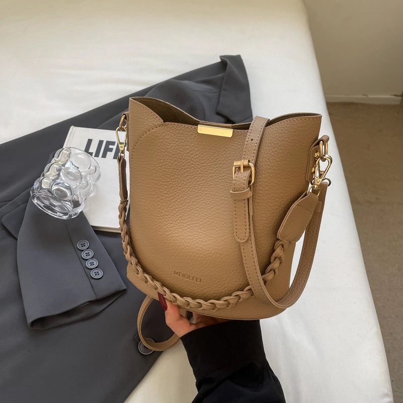 Women's Medium Pu Leather Solid Color Classic Style Sewing Thread Magnetic Buckle Bucket Bag