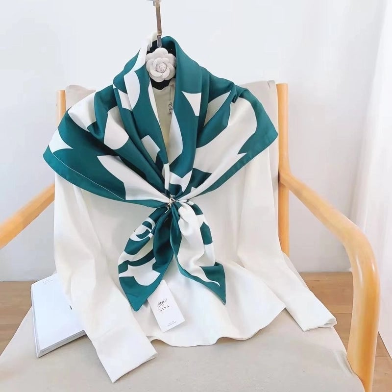 Women's Elegant Retro Printing Satin Silk Scarf