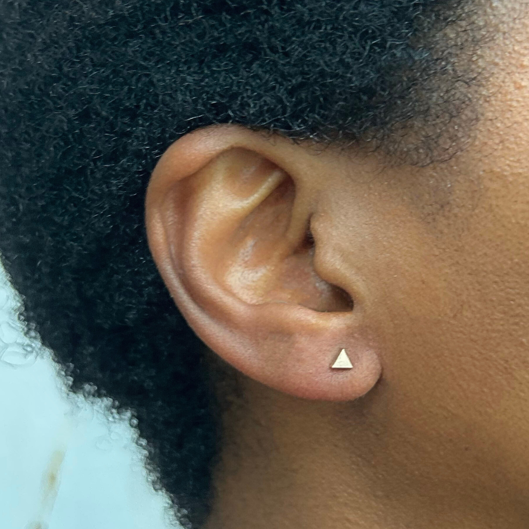 4mm Baby triangle studs - Rose gold