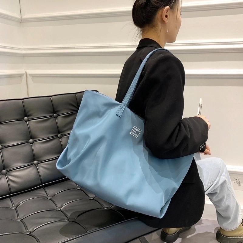 Women's Medium Nylon Solid Color Streetwear Square Zipper Underarm Bag