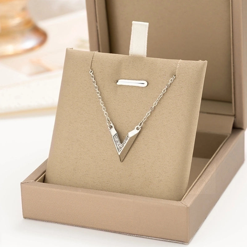 304 Stainless Steel Copper 18K Gold Plated K Gold Plated Inlay Heart Shape Wings Butterfly Zircon Pendant Necklace