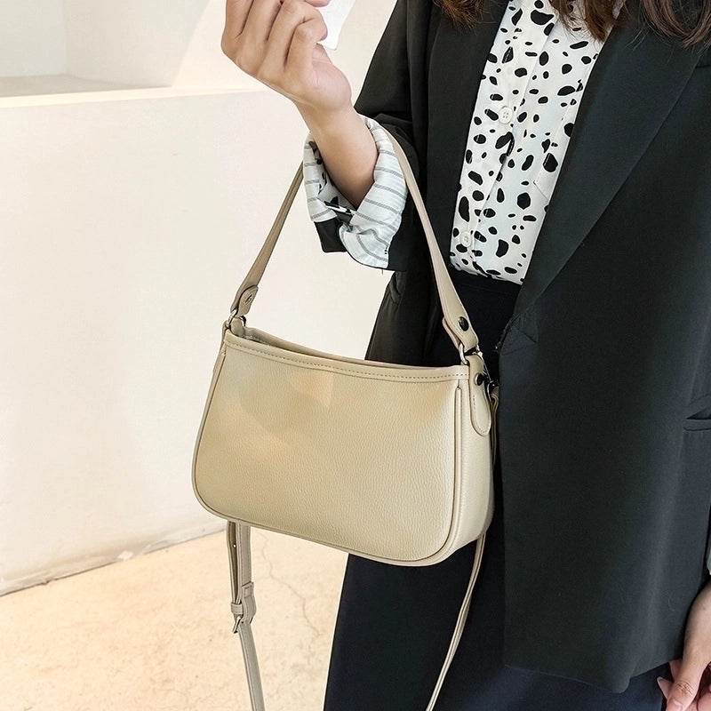 Women's Small Pu Leather Solid Color Streetwear Zipper Underarm Bag
