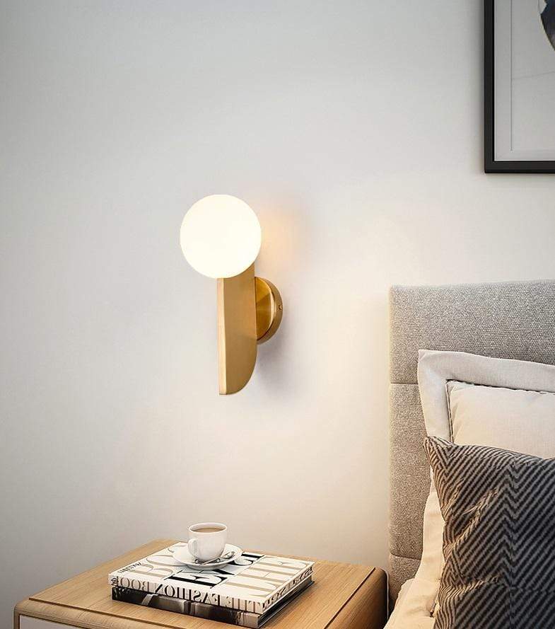 Callen Une | Retro Wall Lamp