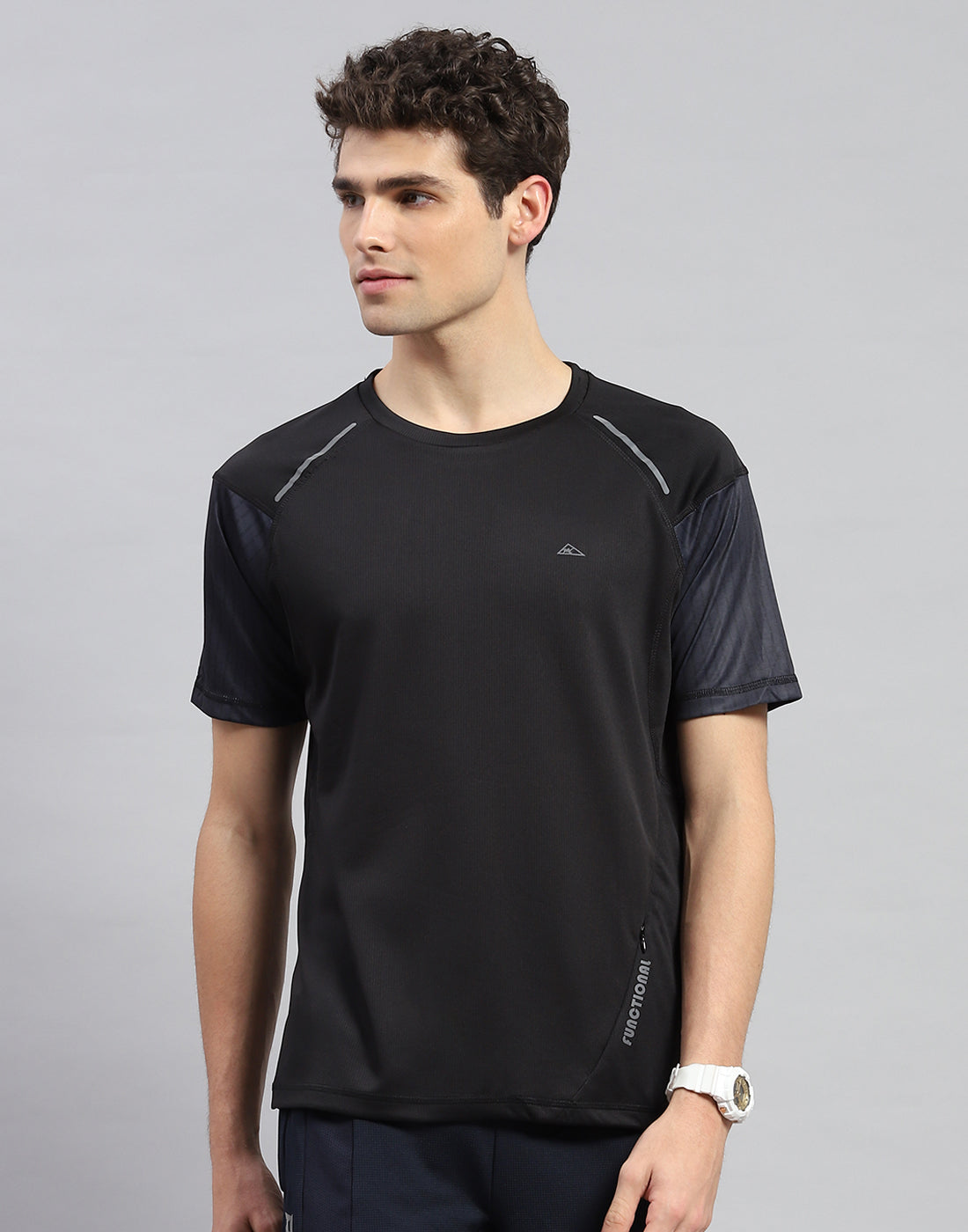 Men Black Solid Round Neck Half Sleeve T-Shirt