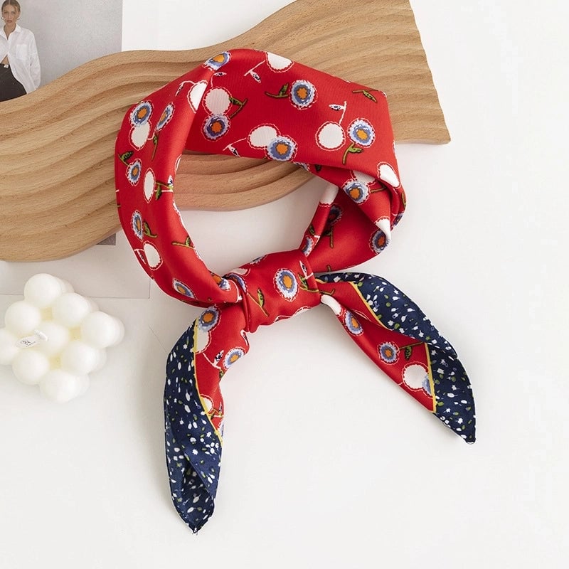 Women's Sweet Flower Polyester Silk Scarf