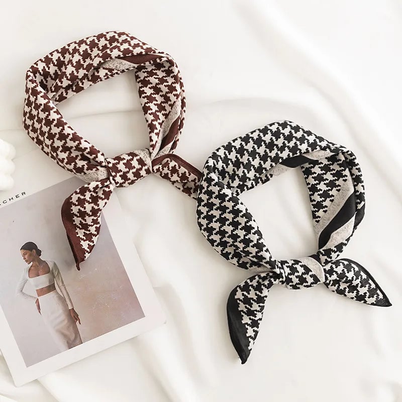 Women's Retro Flower Polyester Silk Scarf