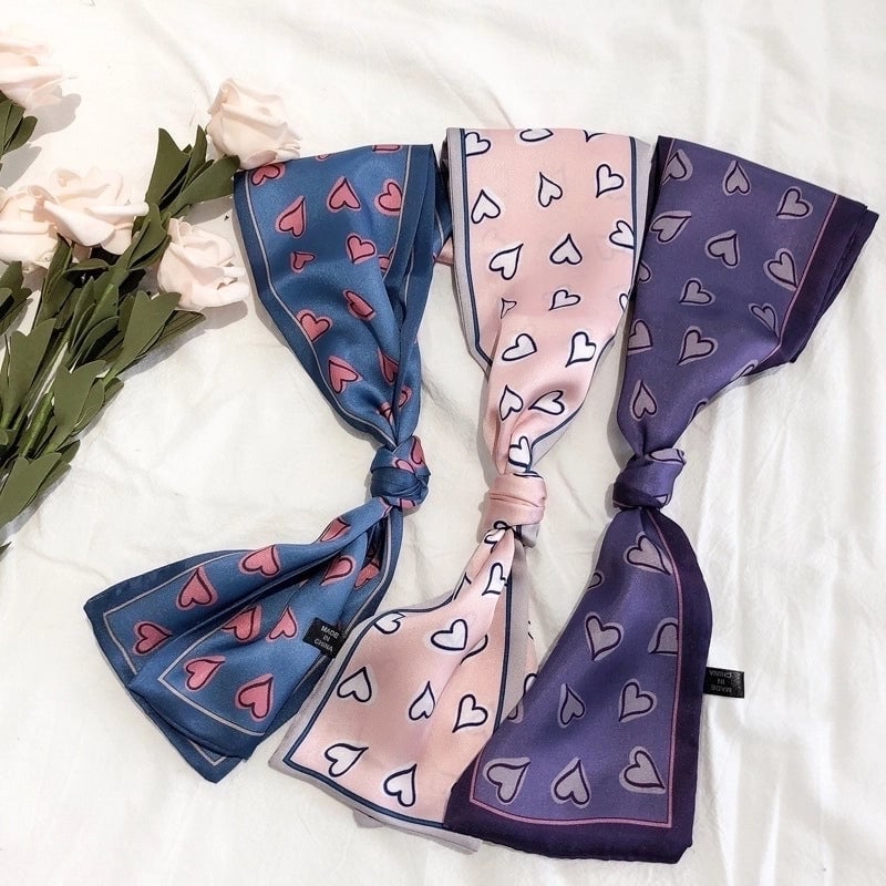 Women's Elegant Sweet Heart Shape Satin Printing Silk Scarf