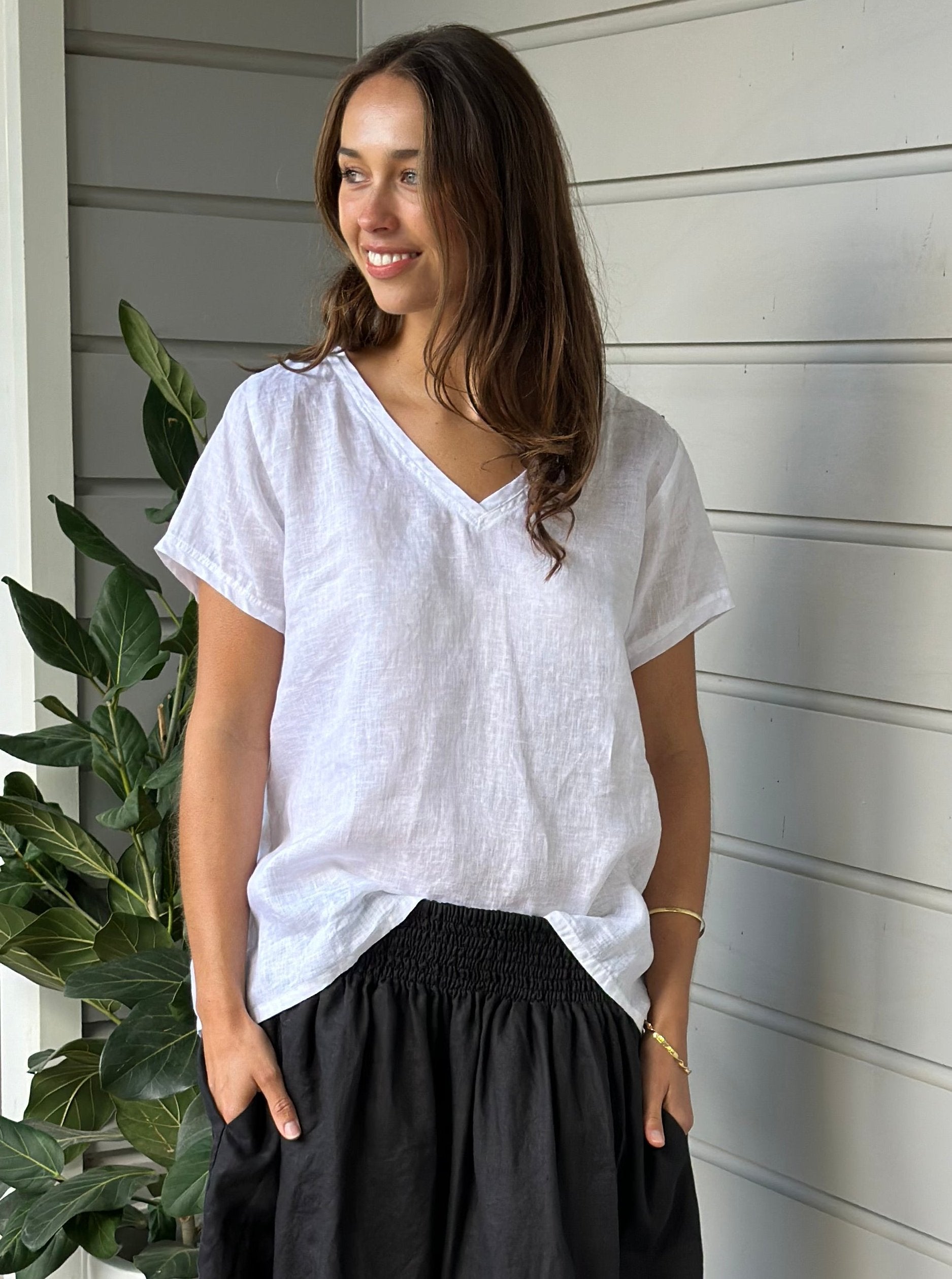 ellie top v neck-white linen