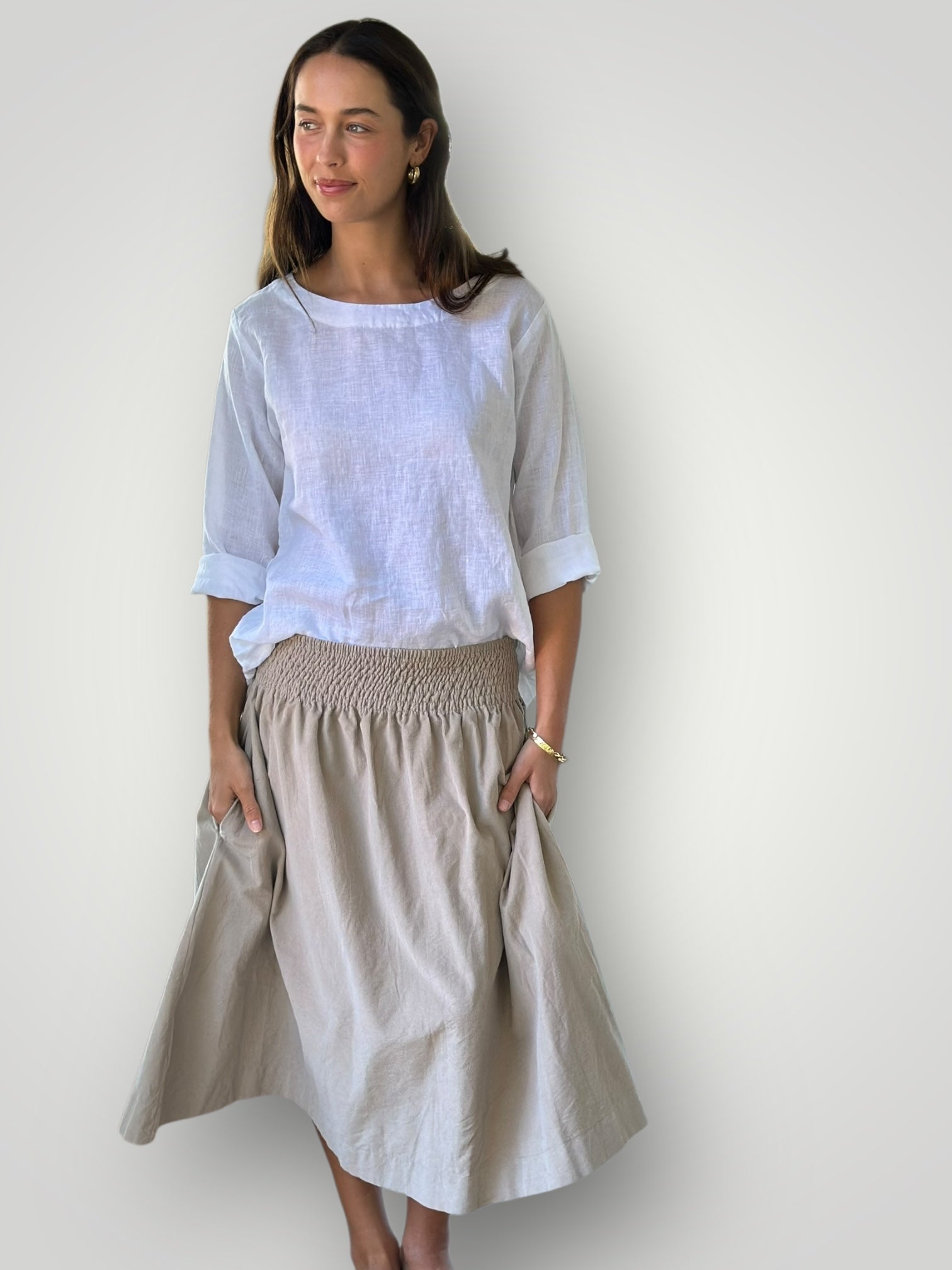 april top-white linen