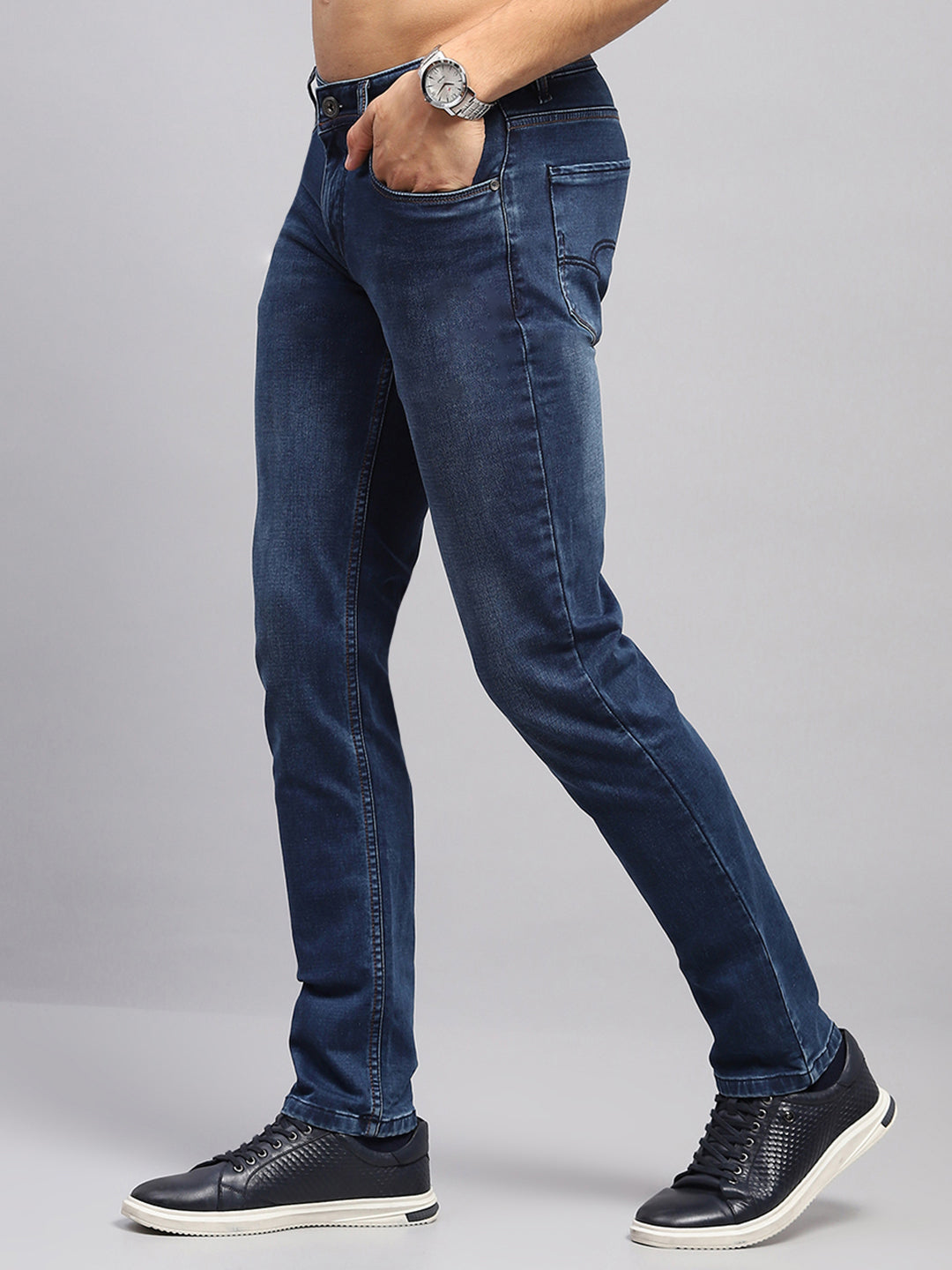 Men Blue Solid Narrow Fit Denim