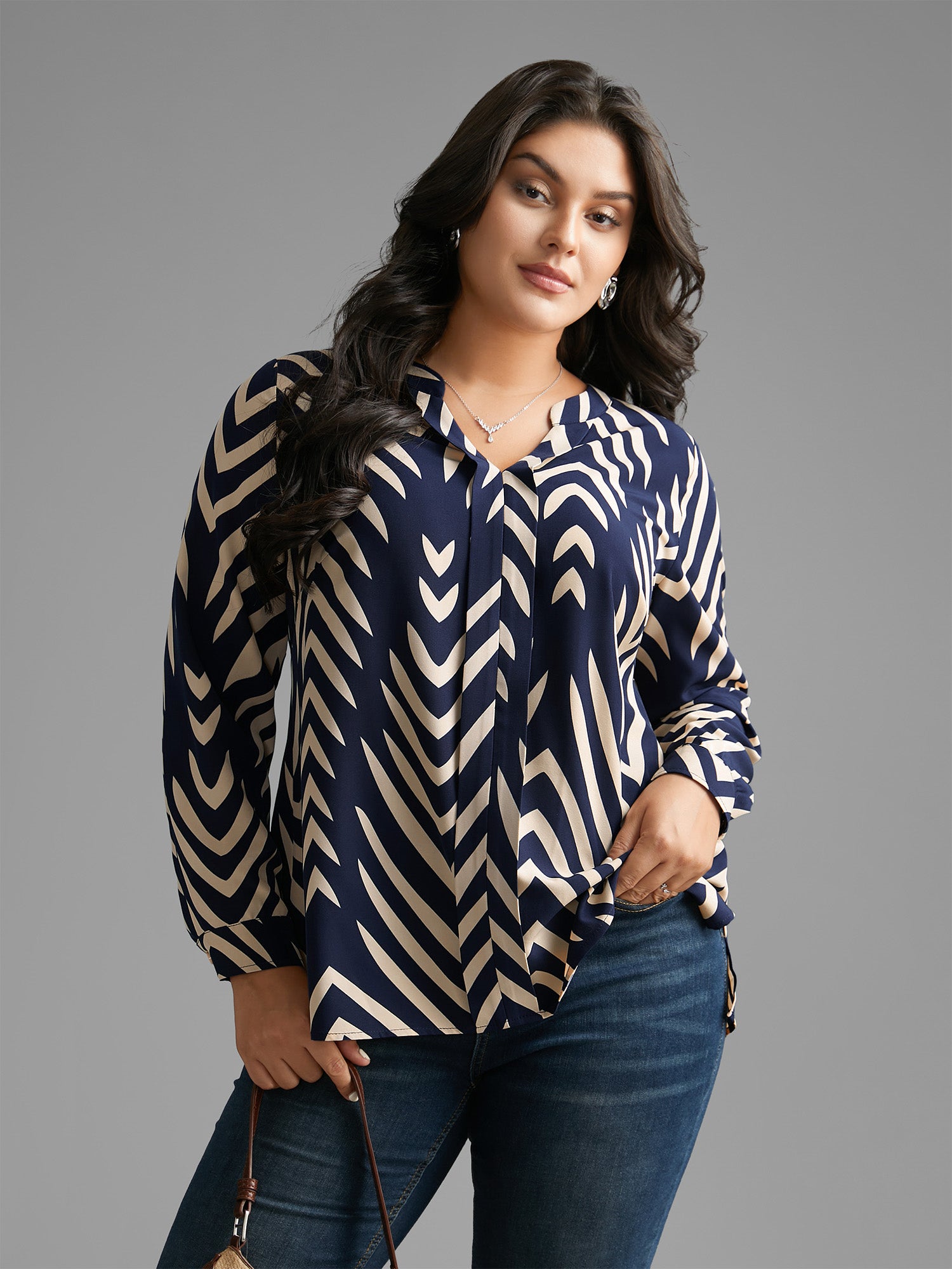 Geometric Notched Pleated Slit Hem Blouse