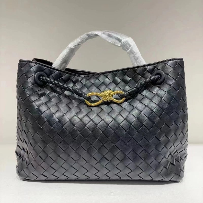 Women's Pu Leather Solid Color Classic Style Weave Bucket Magnetic Buckle Crossbody Bag