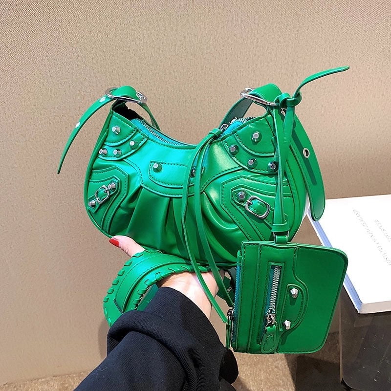 Women's Medium All Seasons Pu Leather Solid Color Fashion Rivet Pillow Shape Zipper Underarm Bag